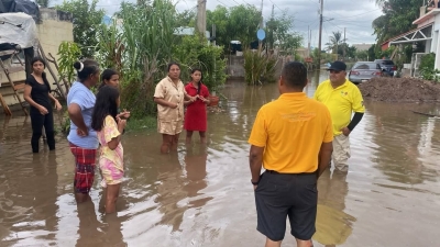 Mantiene Gobierno de Navolato atenci&oacute;n permanente a familias afectadas por marejadas en la zona costera