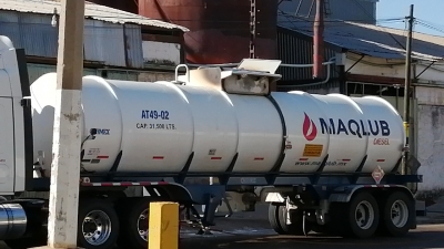 Se incendi&oacute; pipa de combustible propiedad de Pemex tras accidente automovil&iacute;stico, esto a la altura de Petr&oacute;leos Mexicanos