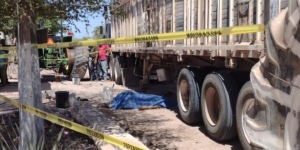 Adulto muere atropellado por pesado tr&aacute;iler en el Ejido Chihuahuita, Ahome