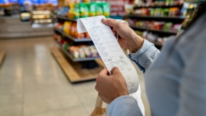 Lanzan acuerdo con empresarios para mantener el precio de 24 productos de la canasta b&aacute;sica