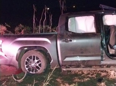 Fallece un hombre en accidente al chocar dos camionetas en carretera de Navolato