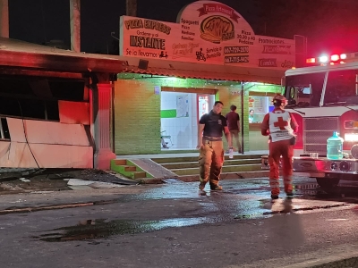 Se incendia vivienda de la Emiliano Zapatq, hubo cuatro intoxicados