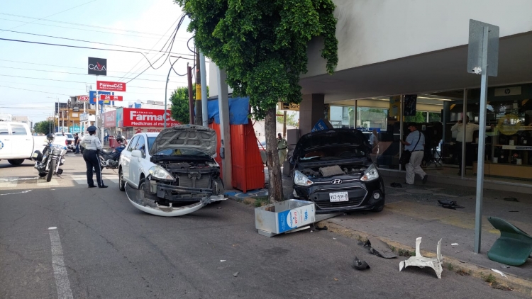 Muere en el hospital uno de los tres adolescentes atropellados afuera de tienda departamental, en Culiac&aacute;n