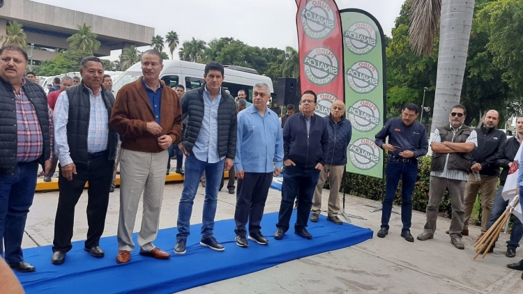 Se ampliar&aacute; a taxis el programa de renovaci&oacute;n  del transporte urbano, anuncia Quirino
