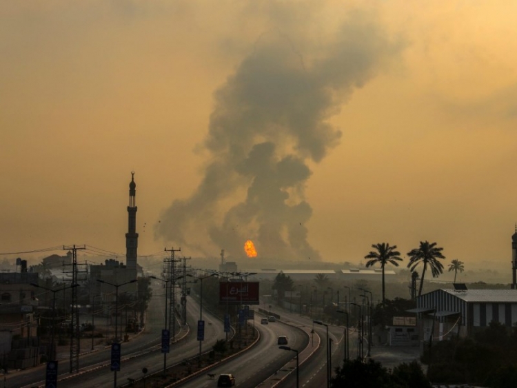Israel ataca blancos de Hamas en Gaza tras lanzamiento de cohetes