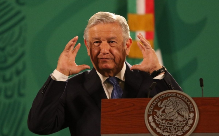 Clase media permiti&oacute; fascismo de Hitler y golpismo en chile: AMLO