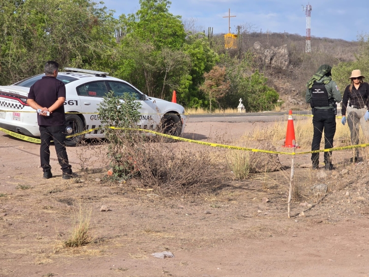 Localizan a un hombre asesinado a balazos en el poblado de La Campana en Culiac&aacute;n