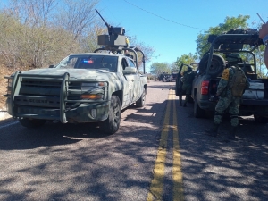 Ej&eacute;rcito y PEP detienen a grupo altamente armado en La Gu&aacute;sima, Culiac&aacute;n
