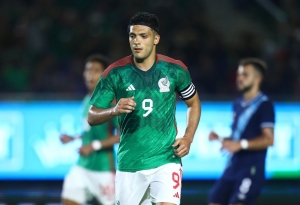 Ra&uacute;l Jim&eacute;nez se despide de la concentraci&oacute;n de M&eacute;xico: fue operado de una pubalgia