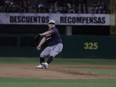 Con un Javier Solano intratable en la lomita, Venados blanquea a Tomateros en la LMP
