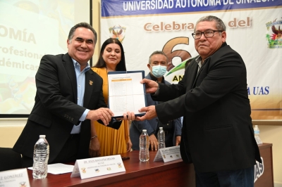 En el 62 aniversario de la Facultad de Agronom&iacute;a, el Rector entrega 52 titularidades, firma 84 convenios y llama a defender la Autonom&iacute;a Universitaria