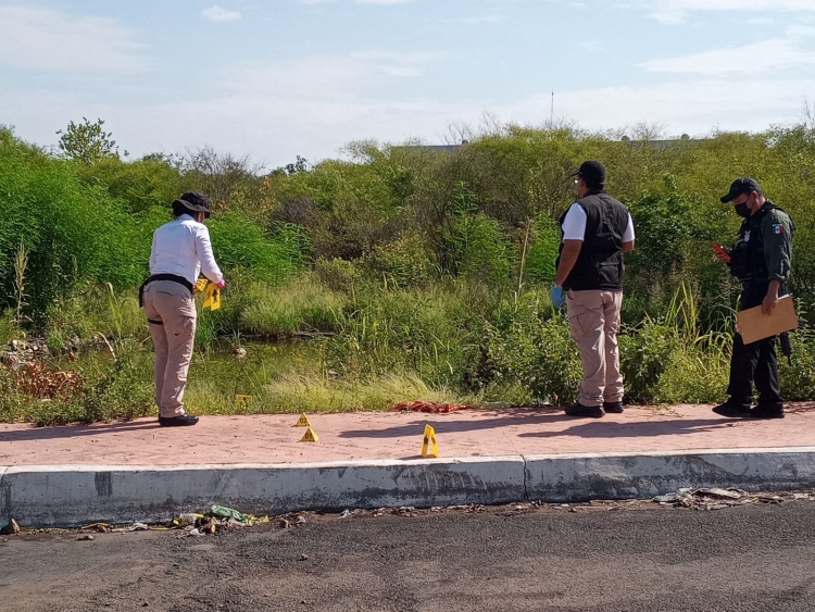 Hallan cad&aacute;ver de un hombre en estado de descomposici&oacute;n a un lado de La Costerita, en Culiac&aacute;n