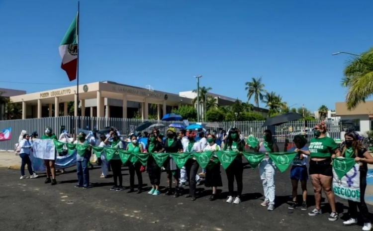 Por fallas jur&iacute;dicas, piden a Rocha regresar al Legislativo las reformas para despenalizar el aborto