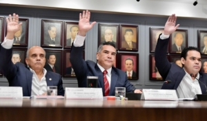 Aprueba PRI expulsi&oacute;n de Osorio Chong y Ruiz Massieu; tambi&eacute;n sacan a varios militantes m&aacute;s