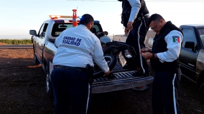 Grave se encuentra un motociclista embestido por cami&oacute;n de carga sobre La 20, en Culiac&aacute;n