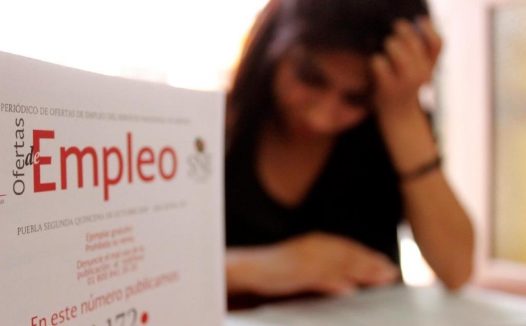 Crisis laboral deja en la banca a 2 millones de j&oacute;venes