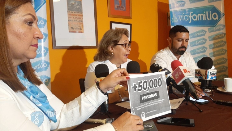 S&iacute; hay 4 amparos contra nuevos libros de texto y modelo educativo en Sinaloa: V&iacute;a Familia