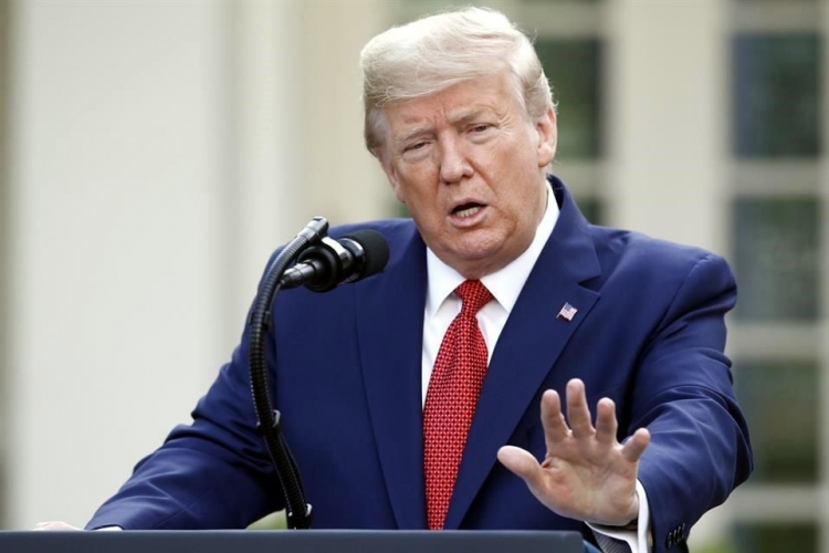 Trump extiende las medidas federales de distanciamiento social hasta el 30 de abril