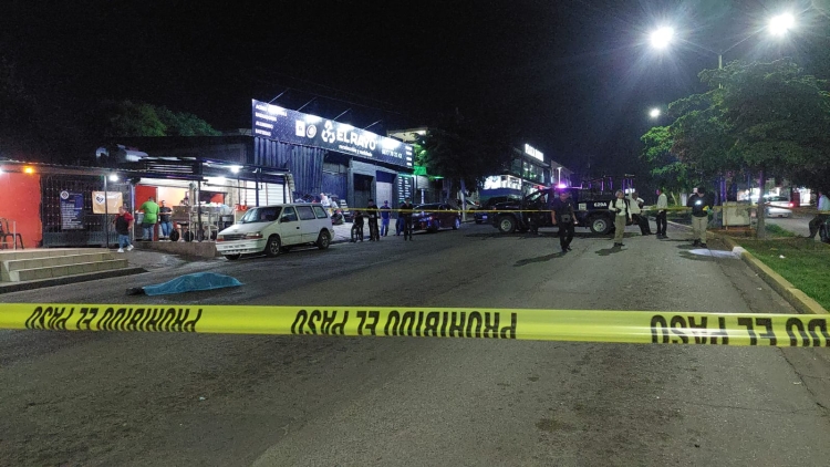 Presunto asaltante de taquer&iacute;a es asesinado con AK-47, en Culiac&aacute;n