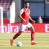 El futbolista espa&ntilde;ol Pablo Mar&iacute;, del AC Monza, es apu&ntilde;alado en Mil&aacute;n; lo operan con &eacute;xito