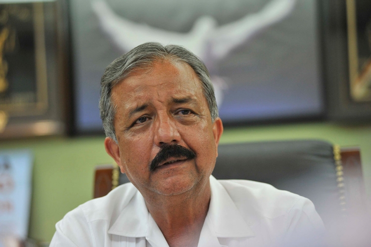 Denuncian al alcalde JEF de entregar jugoso contrato sin licitaci&oacute;n
