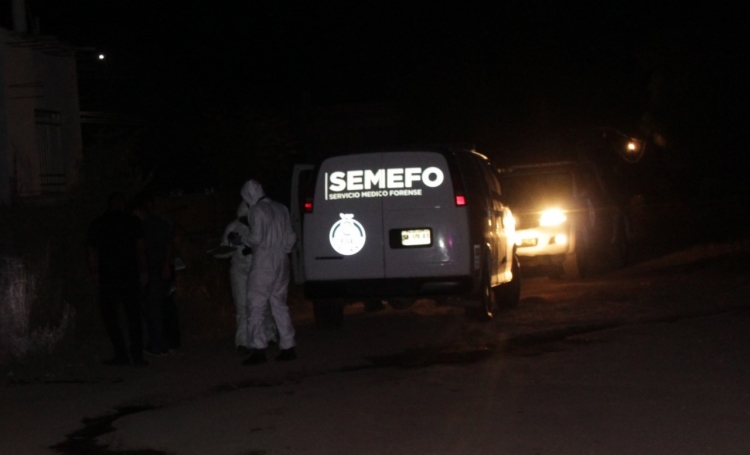 De dos balazos asesinan a otro adolescente, ahora en la 5 de Febrero, en Culiac&aacute;n