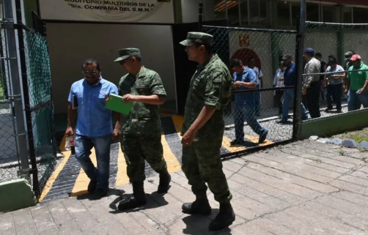 Detienen a excomandante del 27 Batall&oacute;n de Infanter&iacute;a en Iguala por caso Ayotzinapa