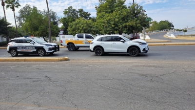 Civiles armados provocan carambola por el bulevar Lola Beltr&aacute;n