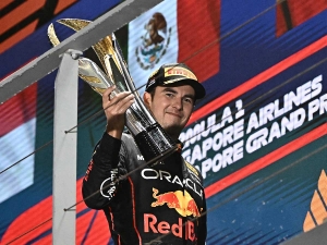 'Checo' P&eacute;rez domina y triunfa en el GP de Singapur
