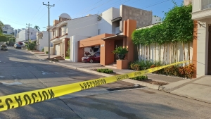 Balean e incendian vivienda en el fraccionamiento Colinas de San Miguel, Culiac&aacute;n