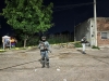 Detienen fuerzas federales a un hombre con 12 explosivos en el interior de un auto, en Los Mezcales, en Culiac&aacute;n