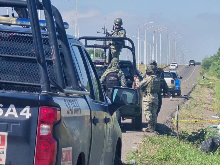 Hallan a un hombre asesinado a balazos y envuelto en pl&aacute;stico en La Costerita, en Culiac&aacute;n