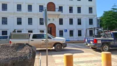 Ataque armado dentro del Ayuntamiento de Navolato deja a 3 personas heridas