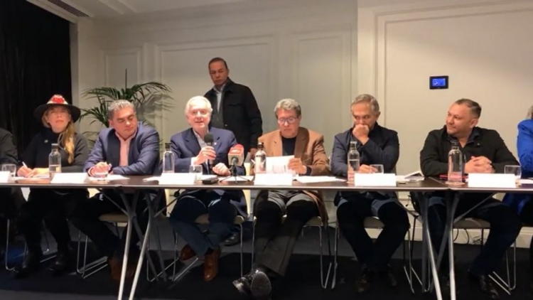 Santiago Creel y Ricardo Monreal se tienden la mano, buscar&aacute;n la reconciliaci&oacute;n de M&eacute;xico