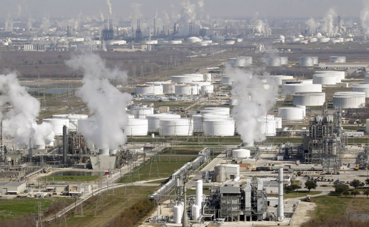 Pemex compra una refiner&iacute;a de Shell en Texas; garantiza autosuficiencia