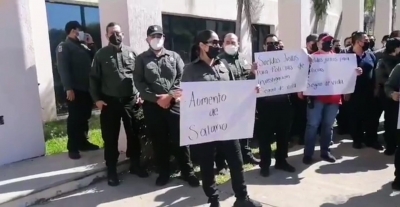 Se manifiestan en la Fiscal&iacute;a, Polic&iacute;as de Investigaci&oacute;n piden incremento salarial
