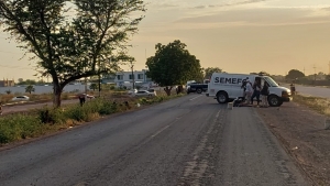 Un hombre joven muri&oacute; en presunto accidente en la carretera La 20 en sindicatura de Villa Benito Juarez