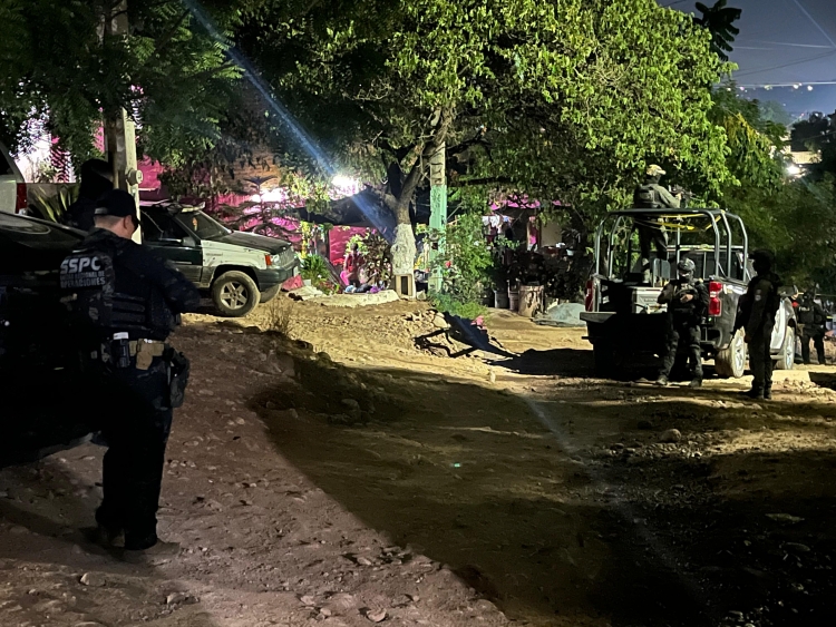 Gatilleros asesinan a dos j&oacute;venes y dejan herido a otro en la colonia El Mirador