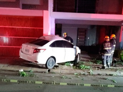 &iexcl;Exceso de velocidad! Choque sobre el bulevar Elbert deja un muerto y un herido, en Culiac&aacute;n
