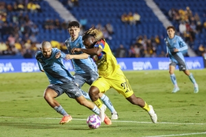 En ag&oacute;nico juego Am&eacute;rica rescat&oacute; la victoria ante Puebla