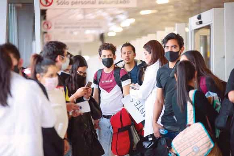 Ingresan 20 j&oacute;venes a M&eacute;xico provenientes de China