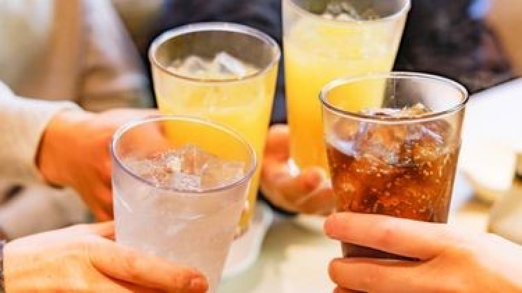 Aligeran impuestos a los refrescos light; Diputados avalan grav&aacute;menes para 2026
