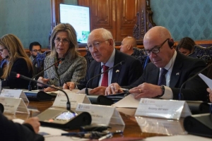 Acuerdan Estados Unidos y M&eacute;xico crear grupo de trabajo para migraci&oacute;n
