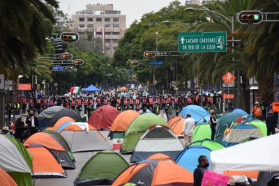 L&oacute;pez Obrador le pide a manifestantes de FRENA que se esperen a la 'revocaci&oacute;n de mandato'