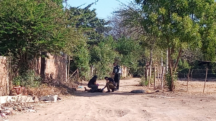 El cuerpo de un hombre asesinado a golpes es abandonado en la colonia La Cucas