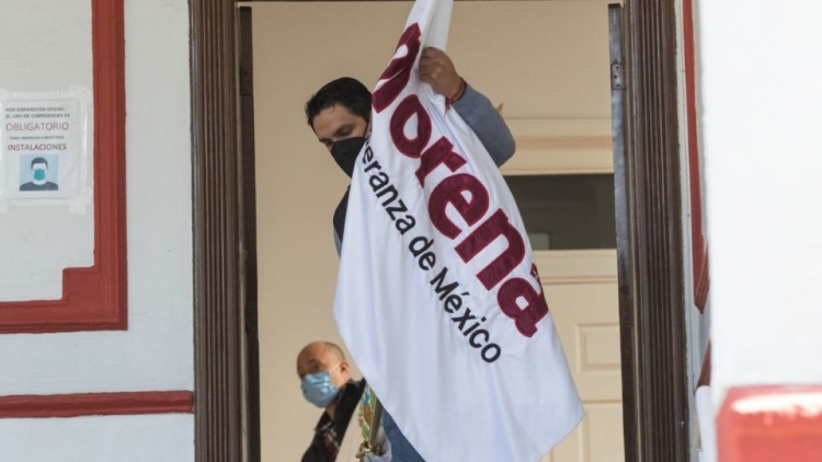 Morena obliga a presidenciables a comprometerse con proyecto de AMLO