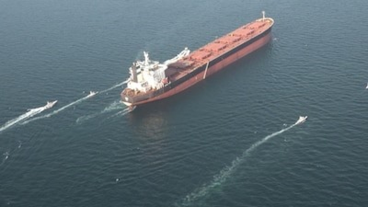 Ir&aacute;n cierra el Estrecho de Ormuz y lanza misiles en medio de negociaciones nucleares con EEUU