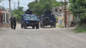 Aseguran Polic&iacute;as Estatales a cinco presuntos gatilleros en la sindicatura de Aguaruto en Culiac&aacute;n