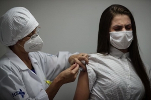 OMS: J&oacute;venes tendr&aacute;n que esperar a 2022 para vacuna contra el coronavirus