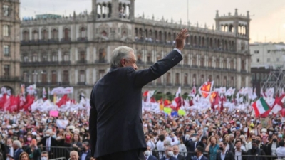 Cuarto informe: L&oacute;pez Obrador soltar&aacute; una "bomba pol&iacute;tica" el 1 de diciembre en el Z&oacute;calo